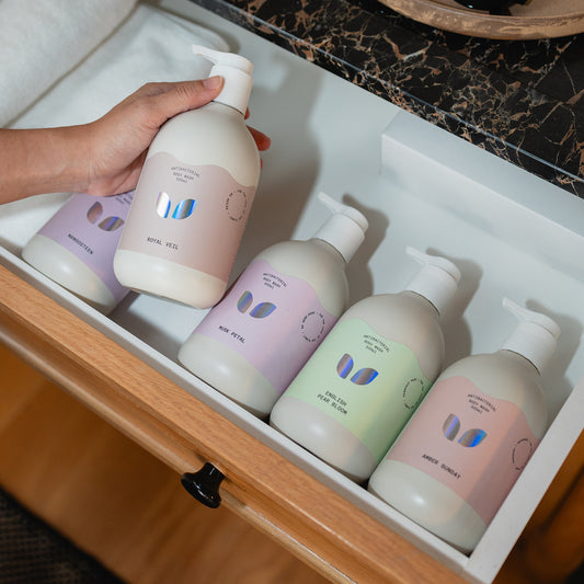 Body Wash Amber Sunday (Raspberry & Macadamia) - May your days be berry & bright